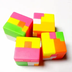 Stivo di festa 6-12pc Brain Training Brain Puzzle Cube Vending Kids Bvours Toys Toys Regalo di compleanno Souvenir Gadget omaggi
