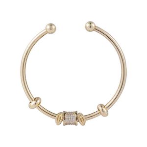 Bangle Designer French Elegant Shiny CZ Stone Brass Gold Bangles for Women Ladies Geometric Cross Justerable Open Charm Armband Party VKUSV