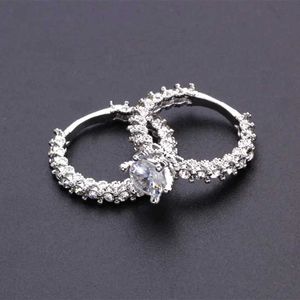 Para pierścieni 2PCS Circle Finger Hoop Imbed Luksus for Women Lady Bride Para zaręczyny ślubne Imbed Wedding zaręczyny 2 komputery Luxury S24604