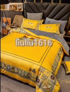 Bedding sets Designer bedding sets Winter baby velvet yellow crystal velvet four-piece coral velvet bed hat flannel bed linen set