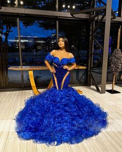 2024 Royal Blue Prom Dresses Jewel Neck Illusion Organza Off Axel Sequined Lace Crystal Pärlor Sop Train Mermaid Formal Evening Pageant Gowns Ruffles Tiered