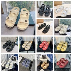 Designer Women Sandals Slipper Man Sandaler Högkvalitativa Sliders Crystal Calf Leather Casual Shoes Quiltad Platform Summer Comfort Beach Casual 35-44