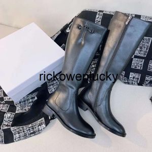 Balencigaa stövlar Balencig Designer Knight Round Toes Fashion Chunky Heels läder länge