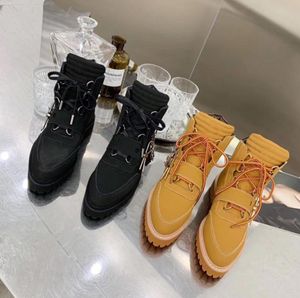 جديد 2019 جودة الجودة أحذية الكاحل النساء الرجال أحدث مصممون أحذية ذهبية السلسلة