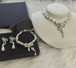 Toppkvalitet DiAmants Luxury Pearls Pendant Halsband för Woman Classic Style Manufacturer Wholer Brand Design Vintage Popular6731886