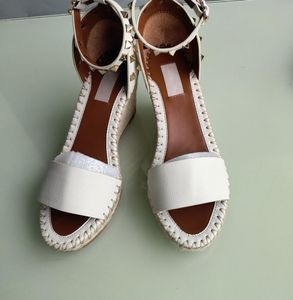 Европейское знаменитость роскошные товары в стиле Women039s Sandal Fine Heel Shoes Sandals Формальная тканая подошва подошвы подлинная кожа больше colo4352786