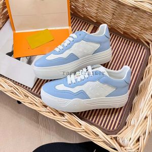 Designers Groovy Platform Sneakers Women Flat Shoes Classic Calfskin Black and White Fashion Embansed Printing Trainers 53.10 04