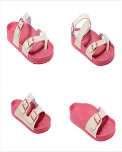 2021 Nowa marka oryginalna skórzana kobiety Summer Fashion Buty plażowe mężczyźni Flipflops galaretki swobodny sandalsflat dno kapci 7761294