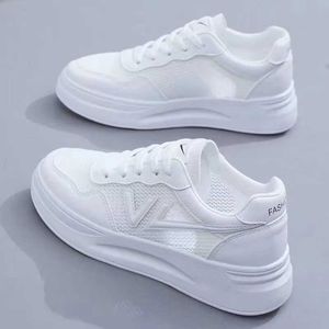 Buty swobodne buty wulkanizowane buty sportowe buty damskie solidny kolor butów damski płaskie buty 2022 Mesh damskie sporty wygodne i oddychające białe buty xw6.5