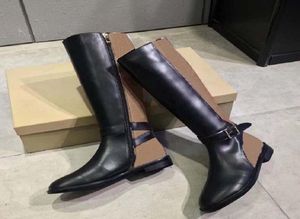 2021 Sälj Well Fashion Women Knee Boots äkta läder bomullstyg Letters Round Head Middle Boot för Cowboy Booties Home011 054978591