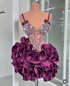 2024 Burgundy Ball Gown Graduation Dress Spaghetti Satin Tiers Beaded Short Mini Homecoming Party Formal Cocktail Prom Bridesmaid Gowns Dresses ZJ021