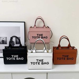 2023 New Brand Women Leather Alphabet Tote Ladies Fashion Design Straw Tong Totte Bag Party party propealsile messenger bag goegp