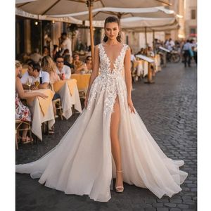 2024Dresses Elegant Square ALine Wedding Dresses Luxury Arabic Crystal Backless Sleeveless Garden Bridal Gowns Plus Size Custom Plus Size