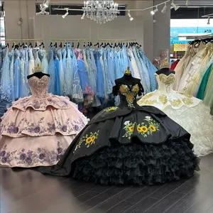 Czarne wykwintne sukienki Quinceanera Elegancka aplikacja haftowa sukienki urodzinowe 2024 Warstwy Kolumna Sukienki na studni