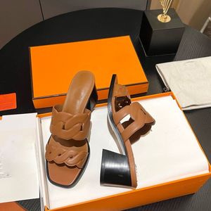 Designer kvinnors gaby chunky häl sandaler högklackade tofflor sexiga klackar läderfest mode sommar sandaler storlek 35-43