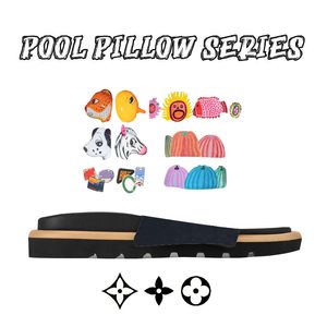 2024 Nya Chaussure Luxe Pool Pillow Flat Comfort Mule Slipper Sandal Män med låda Casual Designer Pillow Slippers Pool Sliders Comfort Fashion Womens golvskor