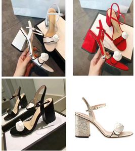 Classic Women039S Sandals مصمم من الجلد الأصلي سيدة من النعال ذات الجودة الصيفية عالية الأحذية ذات الحجم الكبير 42 EU1832832