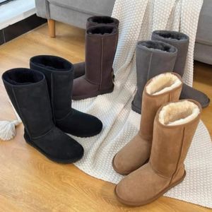 Designer Fluffy Snow Boots Kvinnors Ankles Winter Boots Fur Slippers Flat Heels Chestnut Colored Men's Leather Boots 35-43