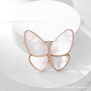 Klassisches Design gegen Broschen für Männer Frauen Gold weißer Schmetterling Diamant Brosche Frauen Highend Light Luxus 5A High Carbon RSRB