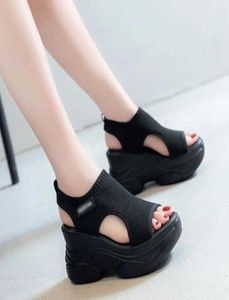 Платформа с черной эластичной тканью усиливает обувь 9 см. Попальная модная выпускные ноги сандалии ретро повседневные женские туфли 2106246364028