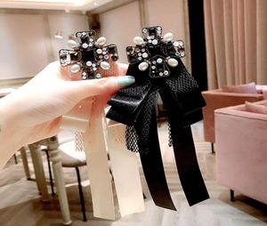 Vintage Bow Knot Girls Pins Fashion Lace Wedding Party Brooches for Bride Designer Luxury Rhinestone Pearl Pins2823416
