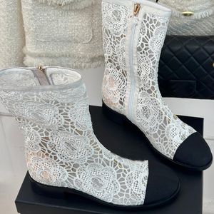 Vintage Flat Fashion Boots Mesh Lace Half Boots Cut-Outs Ankle Boots Sexy Chunky Heel Summer Round Toes Sandal Classic Slip On Satin Dress Shoe With Side Zipper