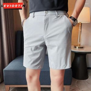 Herren Shorts 2024 Sommer dünne lässige, lässige Farbe Erfrischende Eisseide Slim Fit bequeme hochelastische