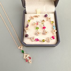 Designer-Kollektionsstil High-End-Schmucksets Frauen Lady Inlay Colored Cubic Zircon Diamond Perlen Champaign Gold Farbarmband Halskette Ohrringe