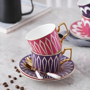 Mugs European Luxury Coffee Cup Court Style With Spoon And Saucer Home Afternoon Tea Shop Couple 250ml