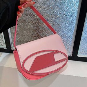 Borsa a tracolla con patta ascellare in pelle di design a mezza tonda da donna bianca di lusso Borsa a tracolla con patta ascellare Borse a tracolla di moda Outlet economico 50% di sconto