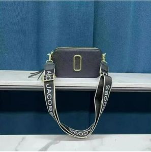 Handväska designer kvinnor arrangör plånbok mode en crossbody väskor pu material färgbump bred axel rem