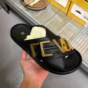 Mulheres luxo chinelo designer letra de ouro F metal gráfico couro sandália crossover banda sapato moda clássico verão praia slides ao ar livre