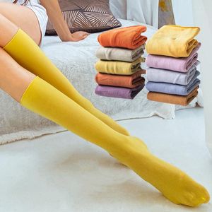 Kadın Socks Girls uzun komik Noel hediyeleri yüksek elastik çoraplar siyah renkler tatlı sevimli diz moda