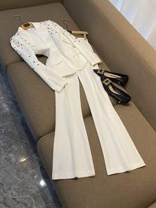 2023 Autunno Bianco Paillettes Strass Pantaloni a due pezzi Set Manica lunga Risvolto Collo Blazer con perline Top Pantaloni a zampa d'elefante Pantaloni Tute Set Abiti a due pezzi O3G302622