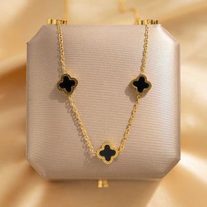 Designer Four-leaf clover Necklace Luxury Top Titanium Steel Simple Double Sided Six Leaf Grass Women's Versatile Colorless Neckwear Van Clee Accessories Jewelry