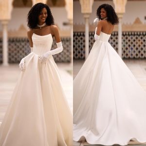 Vintage A Line Dresses Pleats Strapless Wedding Dress Sweep Train Ruffle Robe De Mariee Bridal Gowns