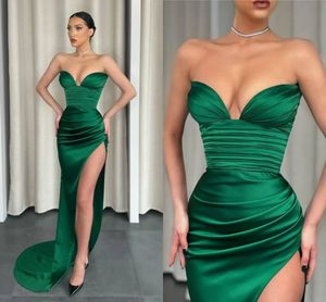 Sexy Emerald Green Mermaid Prom Dresses High Side Split Backless Charming Formal Party Wear Simple Satin Pleats Long Evening Gowns Special Occasion Wear