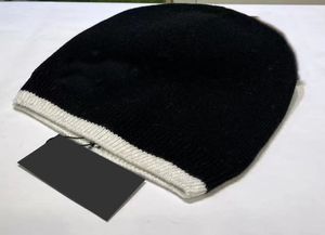 1 peça chapéus de Natal para inverno primavera para homens mulheres esporte moda preto branco gorros Skullies Chapeu bonés de algodão gorros lã chapéu quente boné de malha fofo 5 cores