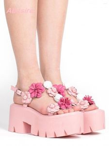 Sandaler kvinnors rosa rosor blommor blommor t-rems slingback plattformar fancy skor chunky klackar fest lyxig sexig