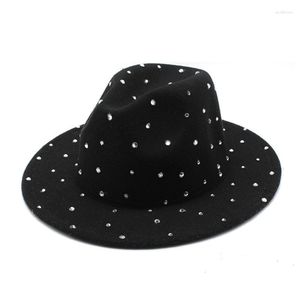Berets Bejeweled Hat Wide Brim Cowboy Versátil para Homens Mulheres Cantores Comediante