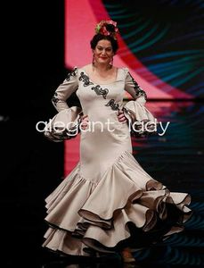 Champagner Flamenca Meerjungfrau Abendkleider Plus Size Fee Langarm Rüschenrock Spitze Fleck Spanien Abendkleid