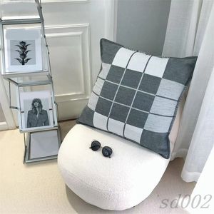 Federa per cuscino di design per divano fodere per cuscini quadrati per la decorazione domestica plaid semplice con lettera federe di lusso di moda fodere per cuscini di design di lusso s04