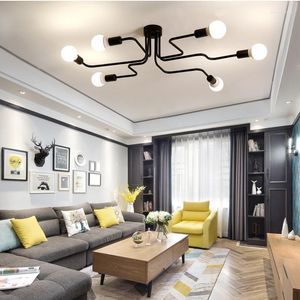 Lampadari LOFT Colore nero Lampadario industriale Spider Personalità creativa retrò Lustro Negozio di abbigliamento nordico Illuminazione in ferro