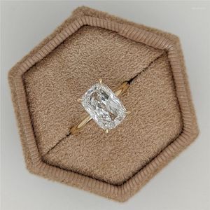 Cluster-Ringe RandH Echter 18 Karat Gelbgold-Moissanit-Ring 4.0s Elogated Cut Cushion GRA Solitaire Klassischer Stil Frauen verlobt