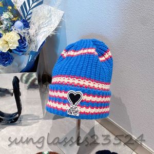 Blue color cap Niche designer knitted hat, love knitted hat, women's autumn and winter fashion items, soft and thick, color contrast knitted hat gz217358