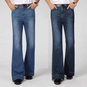 Mäns jeans män avslappnad fast färg blossade byxor mode streetwear breda ben byxor lösa fickstövel cut punk plus size244n