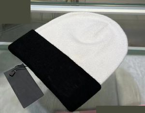 1st Winter Spring Christmas Hats For Man Women Sport Fashion Black White Beanies Skallies Chapeu Caps Cotton Gorros Wool Warm Hat Sticked Cap 2Colors