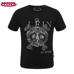 Новый стиль Phillip Plain Men Designer PP Skull Diamond Frush Prish Dollar Dollar Bear Bear Brand O-образный вырезок Высококачественные черепа парижская футболка PP Polo рубашка P2027