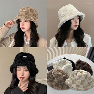 Berets mulheres inverno pele cabelo pescador chapéu lã macia veludo engrossado xadrez senhoras quente panamá balde chapéus moda ao ar livre