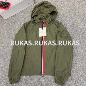 2023 fashion storm jacket luxury design mens spring autumn new korean version of the simple casual hooded jacket 002